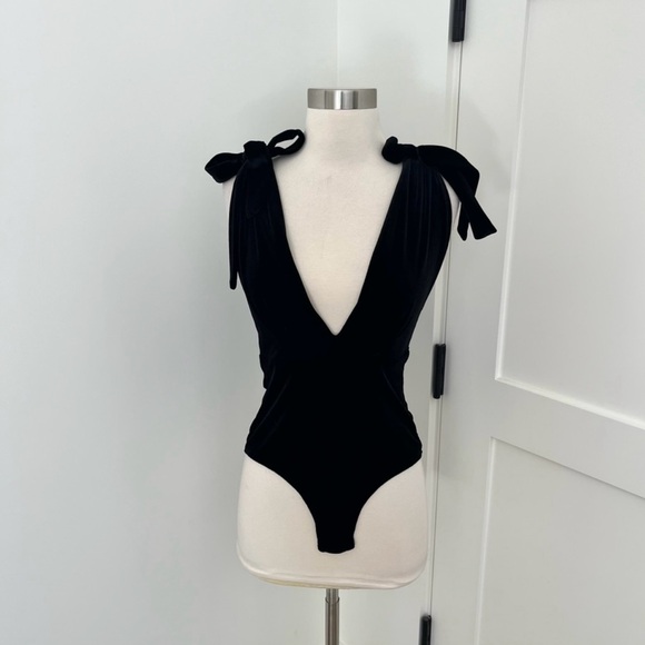 Velvet Black bodysuit Women's Top with shoulder bow details - Picture 1 of 3